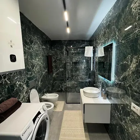 아파트 Modern Glam Duplex *